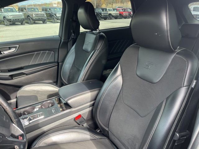 Used 2019 Ford Edge ST w/ Cold Weather Package image 12