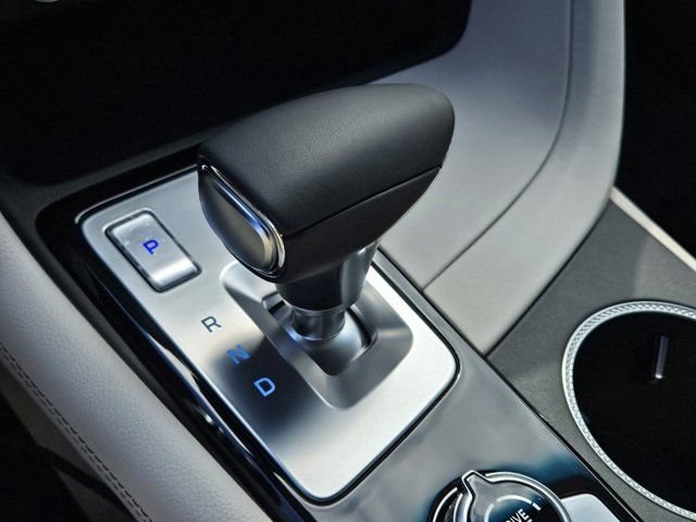 Used 2025 Genesis G70 2.5T RWD image 30