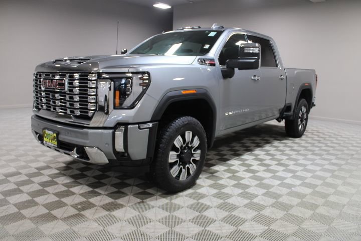 Used 2025 GMC Sierra 2500 Denali image 6