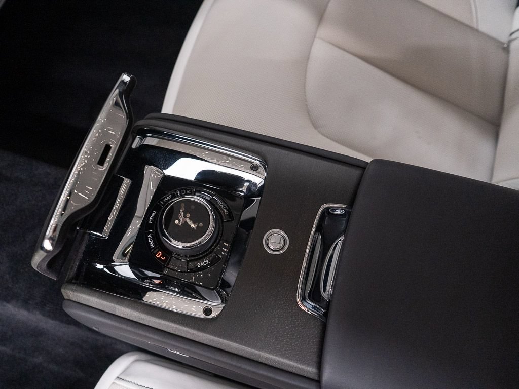 Certified 2023 Rolls-Royce Ghost Extended Wheelbase w/ Ghost Package AWD/4WD image 30