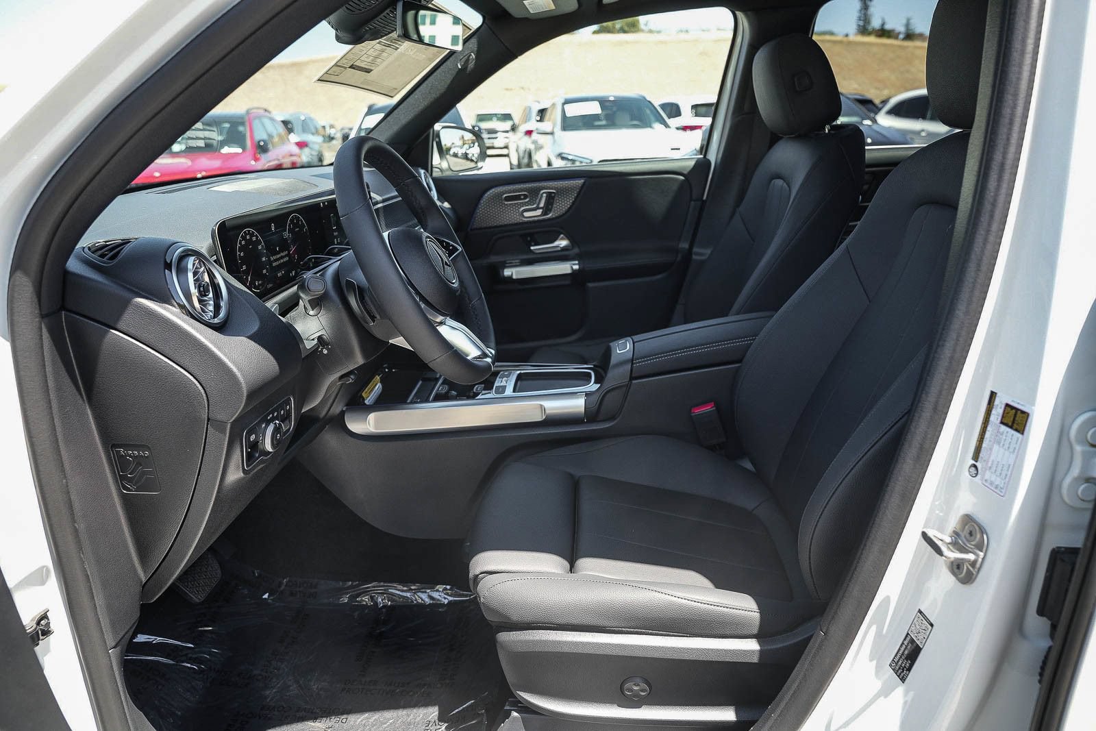 New 2026 Mercedes-Benz GLB 250 4MATIC image 17