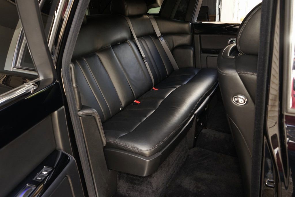 Used 2013 Rolls-Royce Phantom Sedan image 19