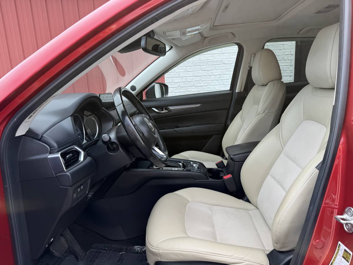 Used 2018 MAZDA CX-5 Touring w/ Preferred Equipment Package FWD image 9