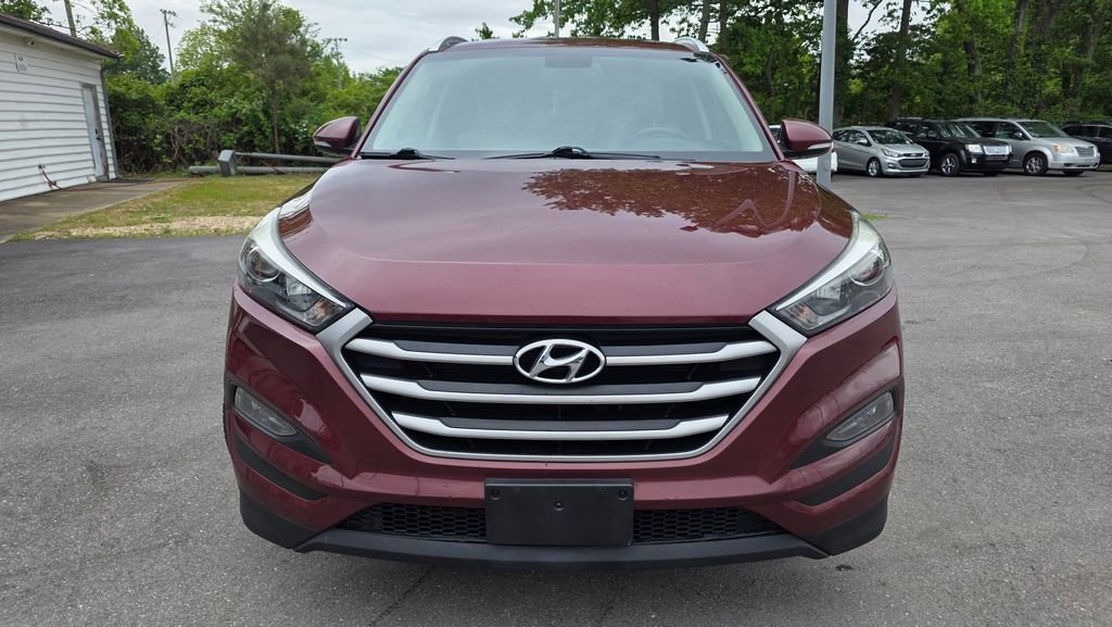 Used 2017 Hyundai Tucson SE Plus w/ Cargo Package FWD image 2