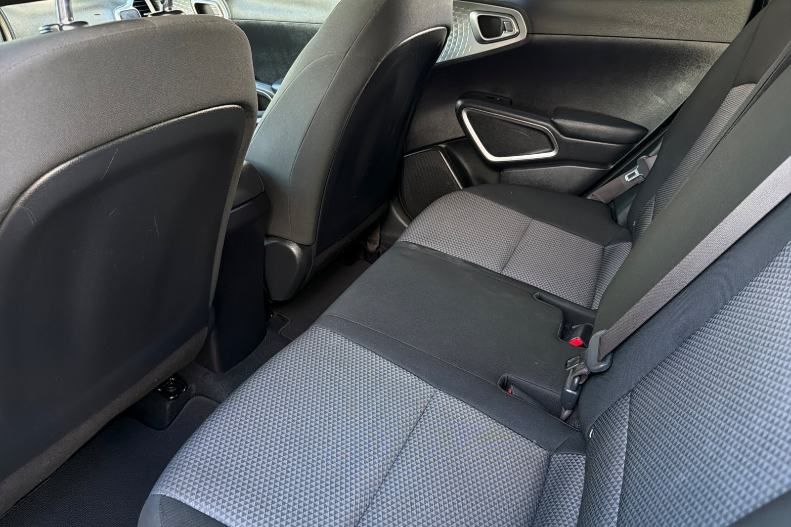 Used 2024 Kia Soul LX w/ LX Technology Package FWD image 12