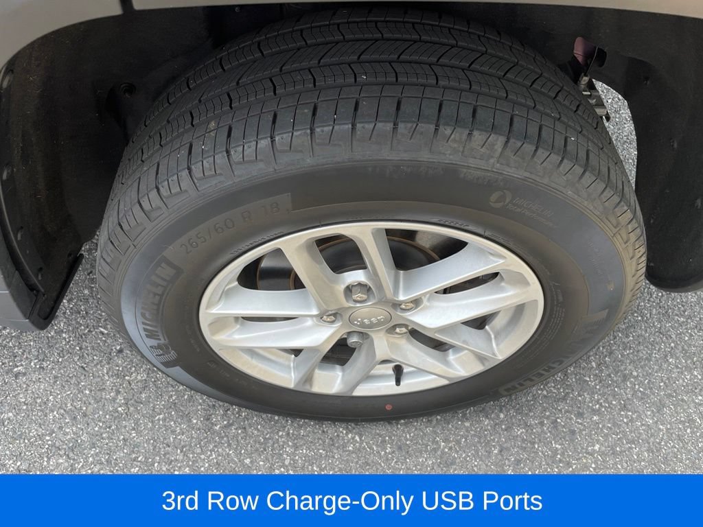 Used 2023 Jeep Grand Cherokee L Laredo w/ Luxury Tech Group I AWD/4WD image 12