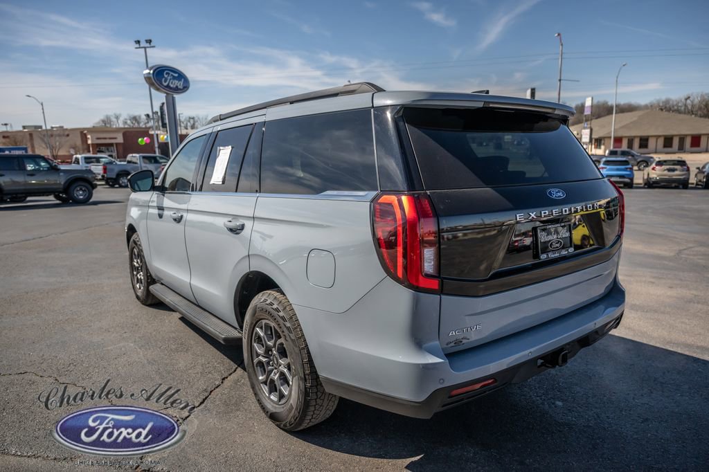Used 2025 Ford Expedition Active image 5