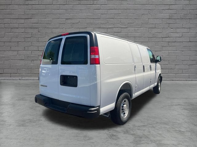 New 2026 Chevrolet Express 3500 w/ Driver Convenience Package RWD image 7