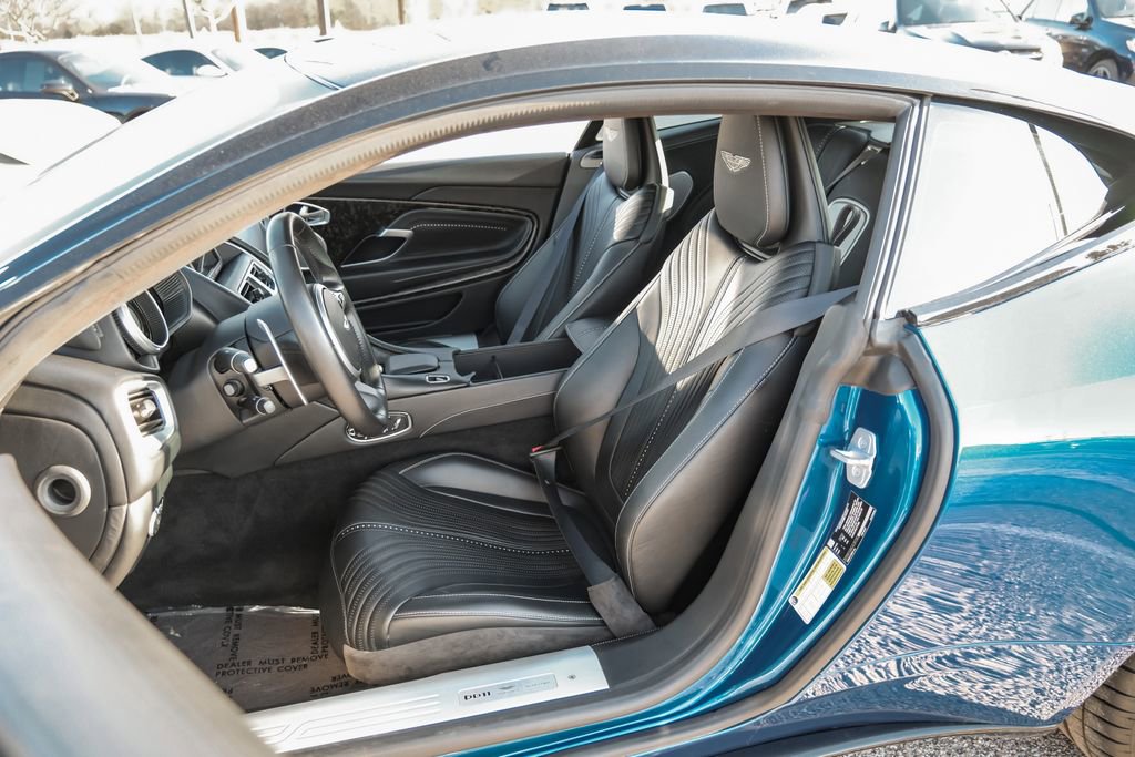 Used 2020 Aston Martin DB11 Coupe image 34
