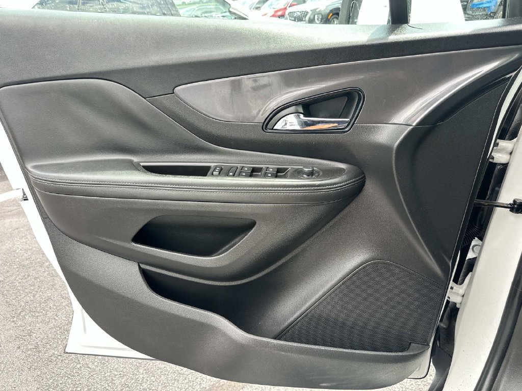 Used 2020 Buick Encore Essence AWD/4WD image 22
