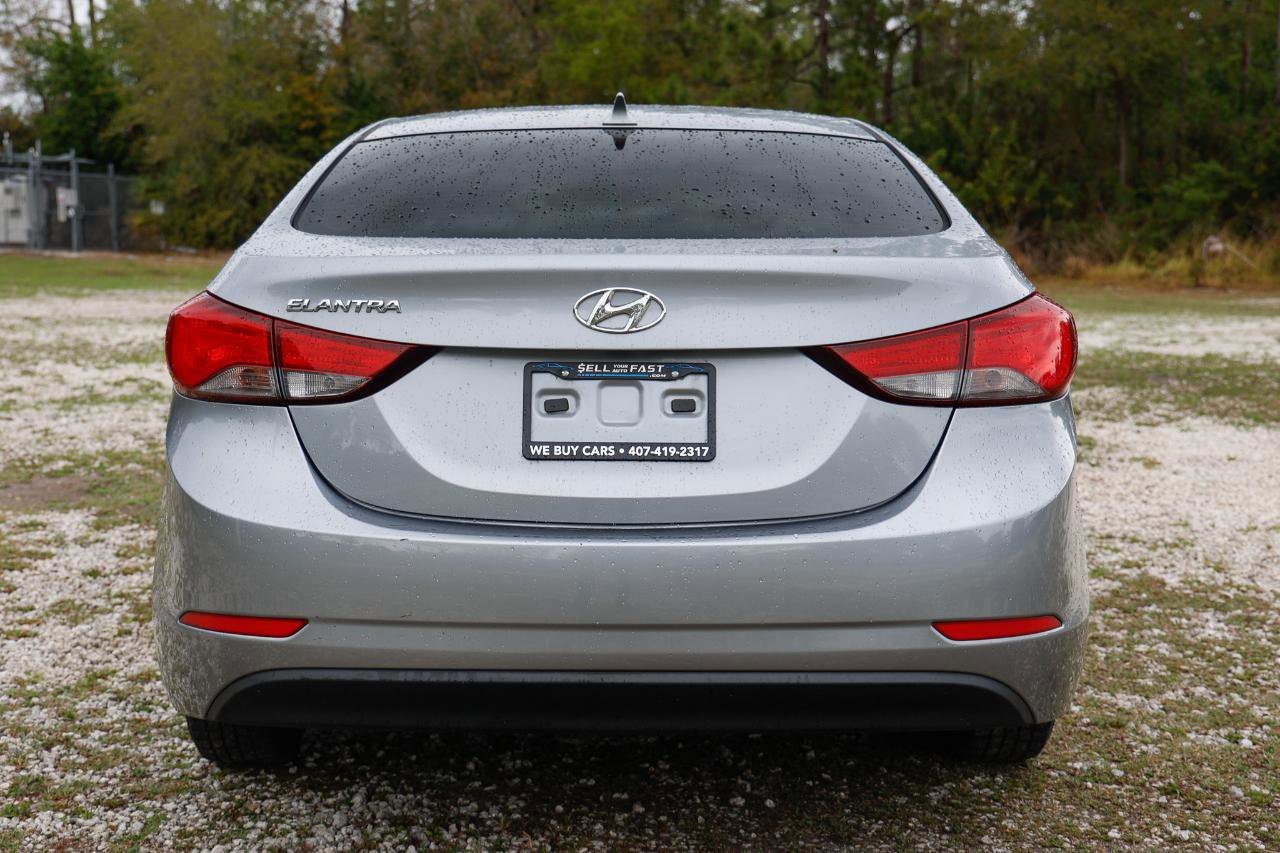 Used 2015 Hyundai Elantra SE image 7