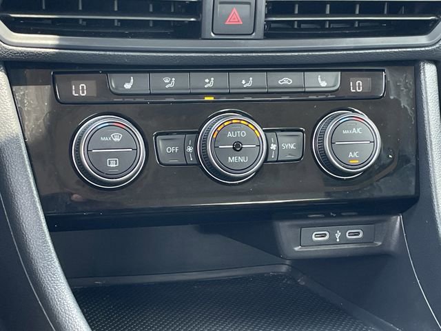 Used 2024 Volkswagen Jetta SE FWD image 19