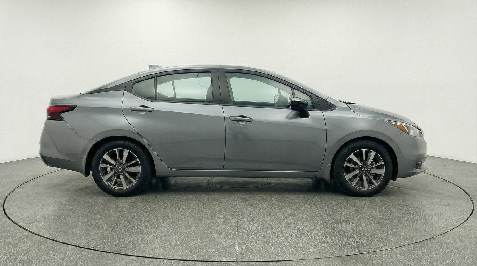 Used 2025 Nissan Versa SV FWD image 11