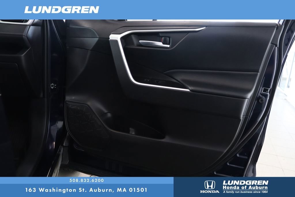 Used 2022 Toyota RAV4 XLE Premium AWD/4WD image 16