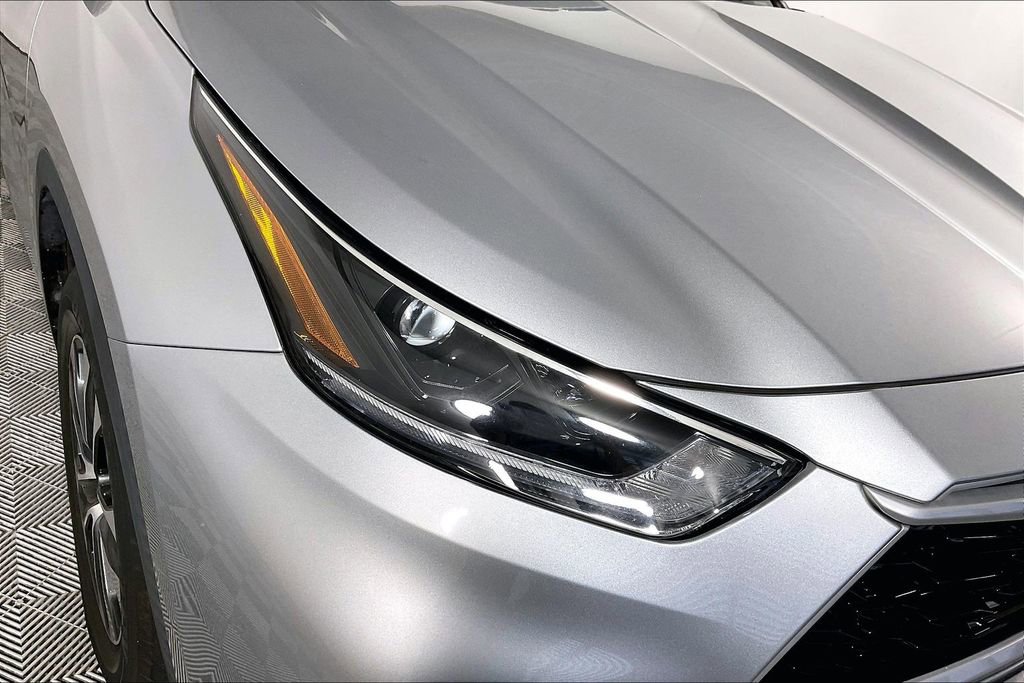 Used 2021 Toyota Highlander XLE image 27