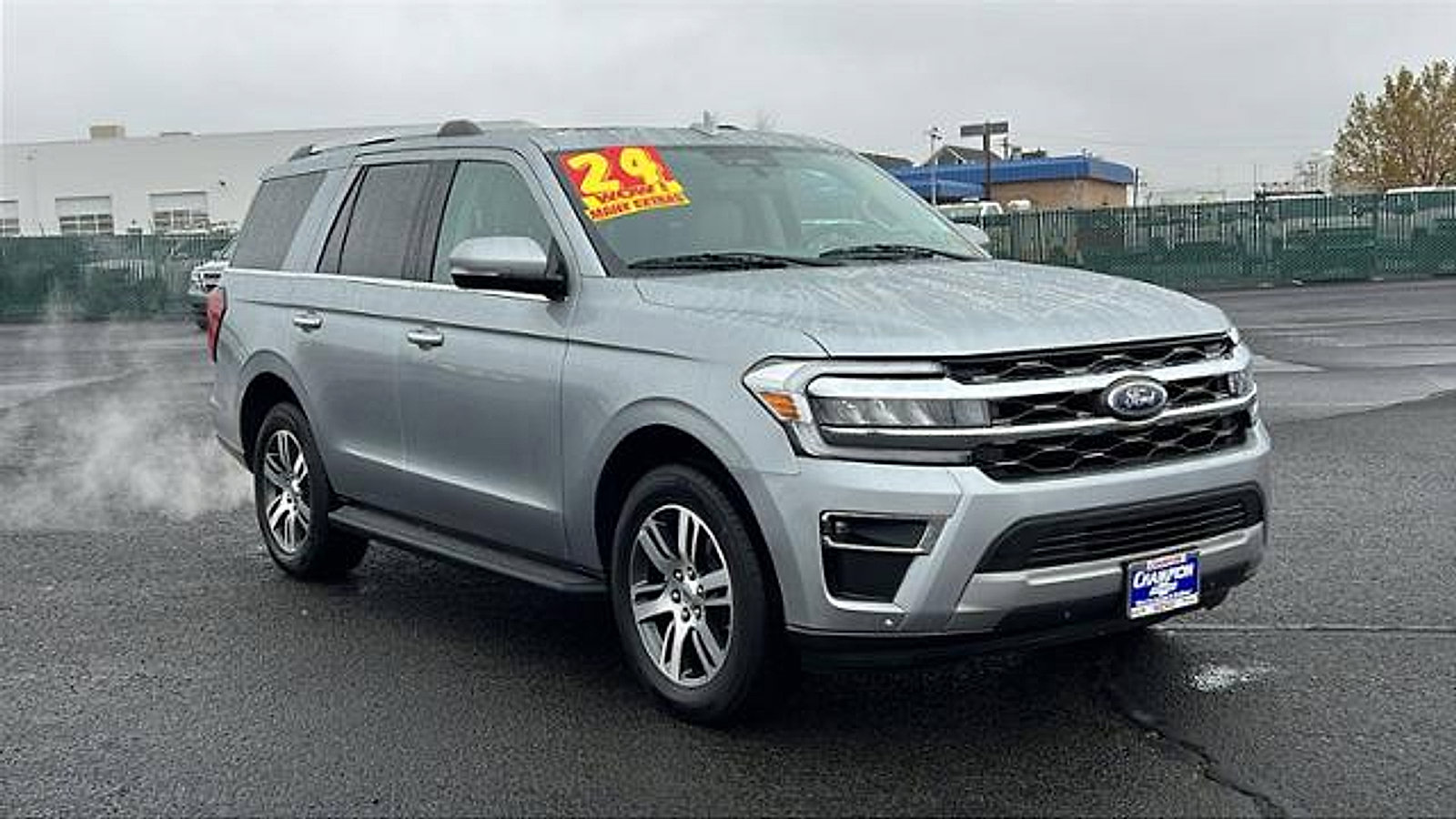 Used 2024 Ford Expedition Limited image 3