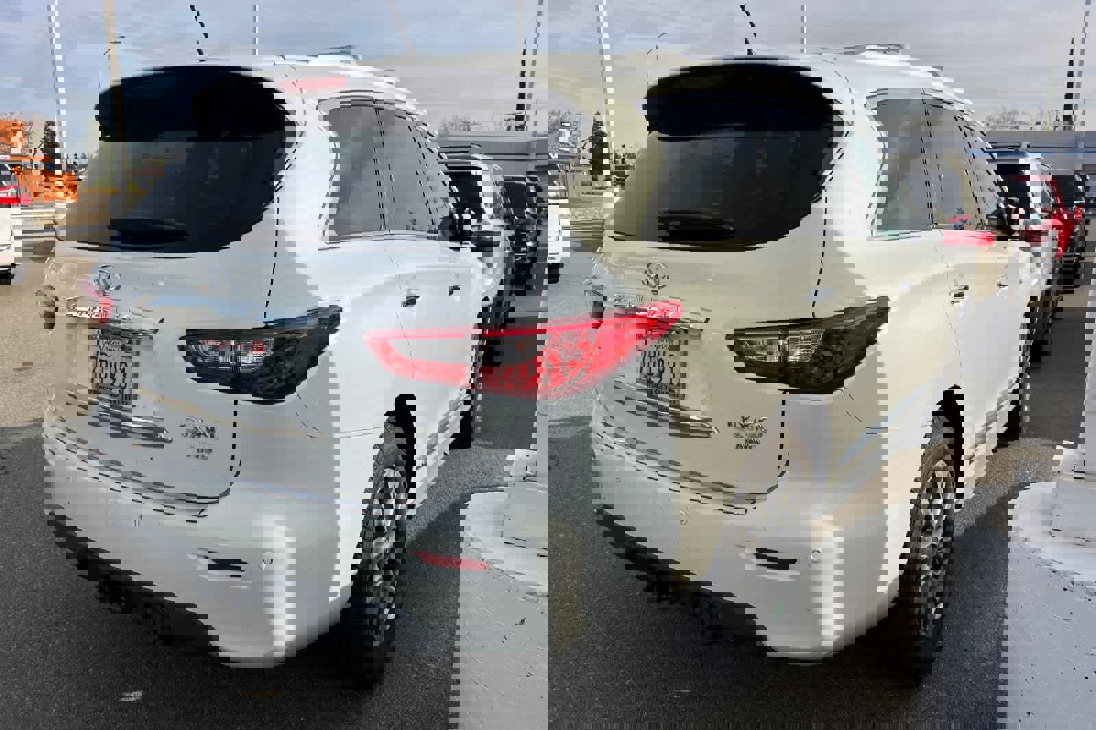 Used 2014 INFINITI QX60 AWD w/ Premium Plus Package image 2