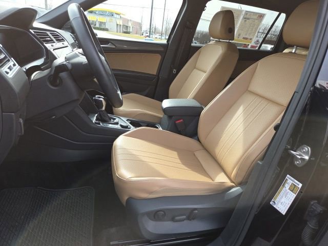 Used 2023 Volkswagen Tiguan SE AWD/4WD image 10