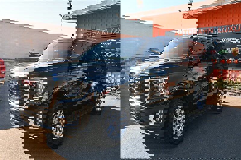 Used 2022 GMC Yukon SLE image 5