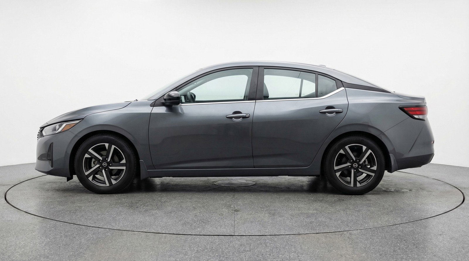 Used 2025 Nissan Sentra SV image 5