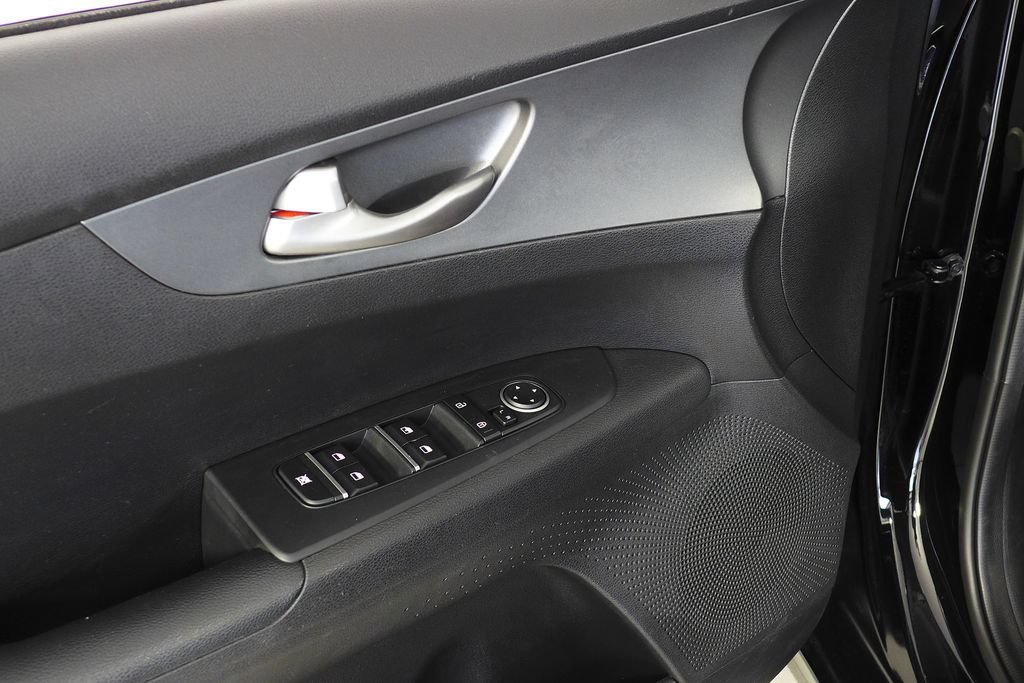 Used 2021 Kia Forte Sedan FWD image 12