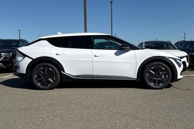 New 2026 Kia EV6 Light RWD image 3