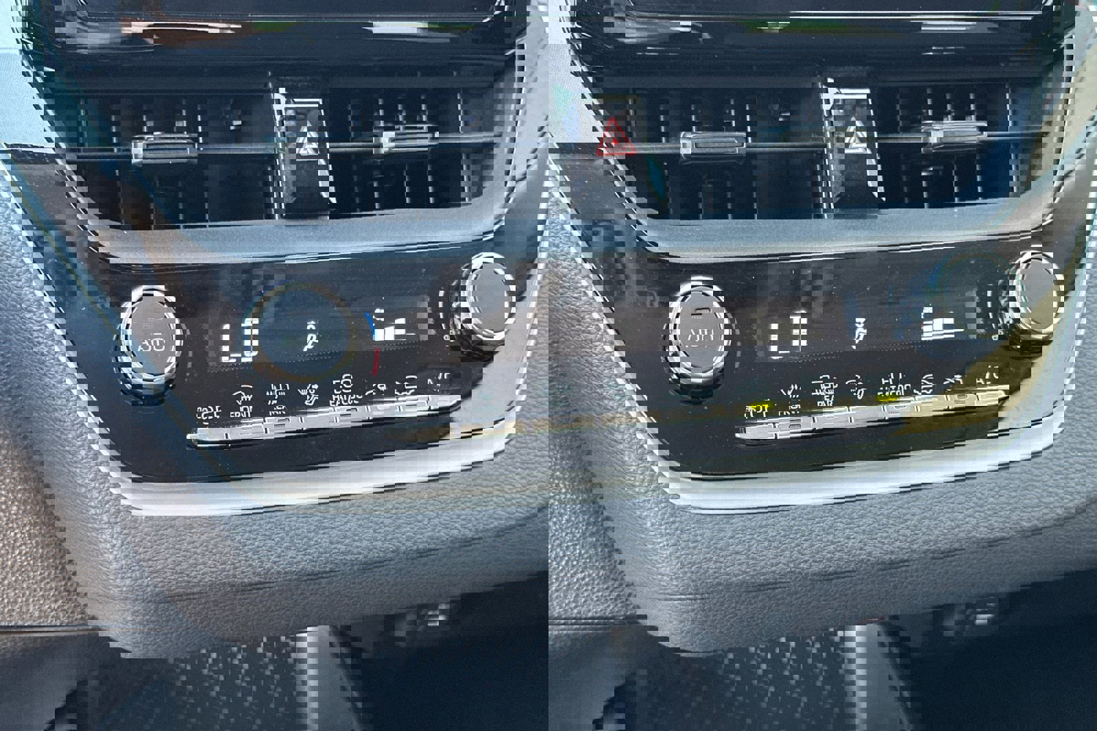 Certified 2023 Toyota Corolla LE w/ LE Convenience Package image 19