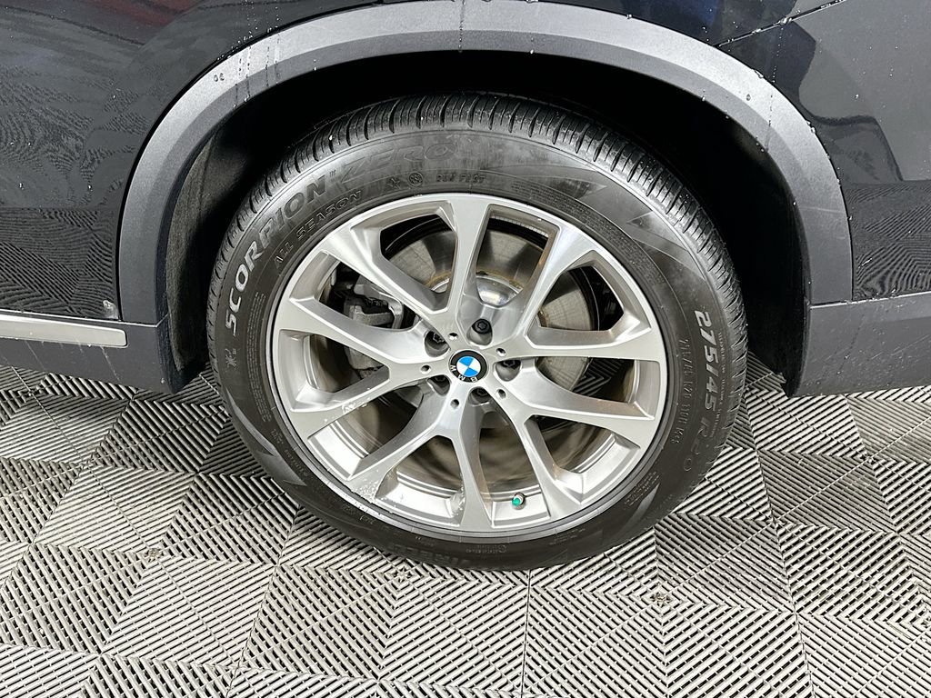 Used 2025 BMW X5 xDrive40i w/ Premium Package image 39