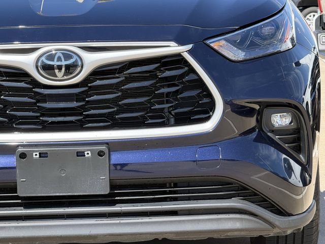 Used 2023 Toyota Highlander XLE FWD image 9