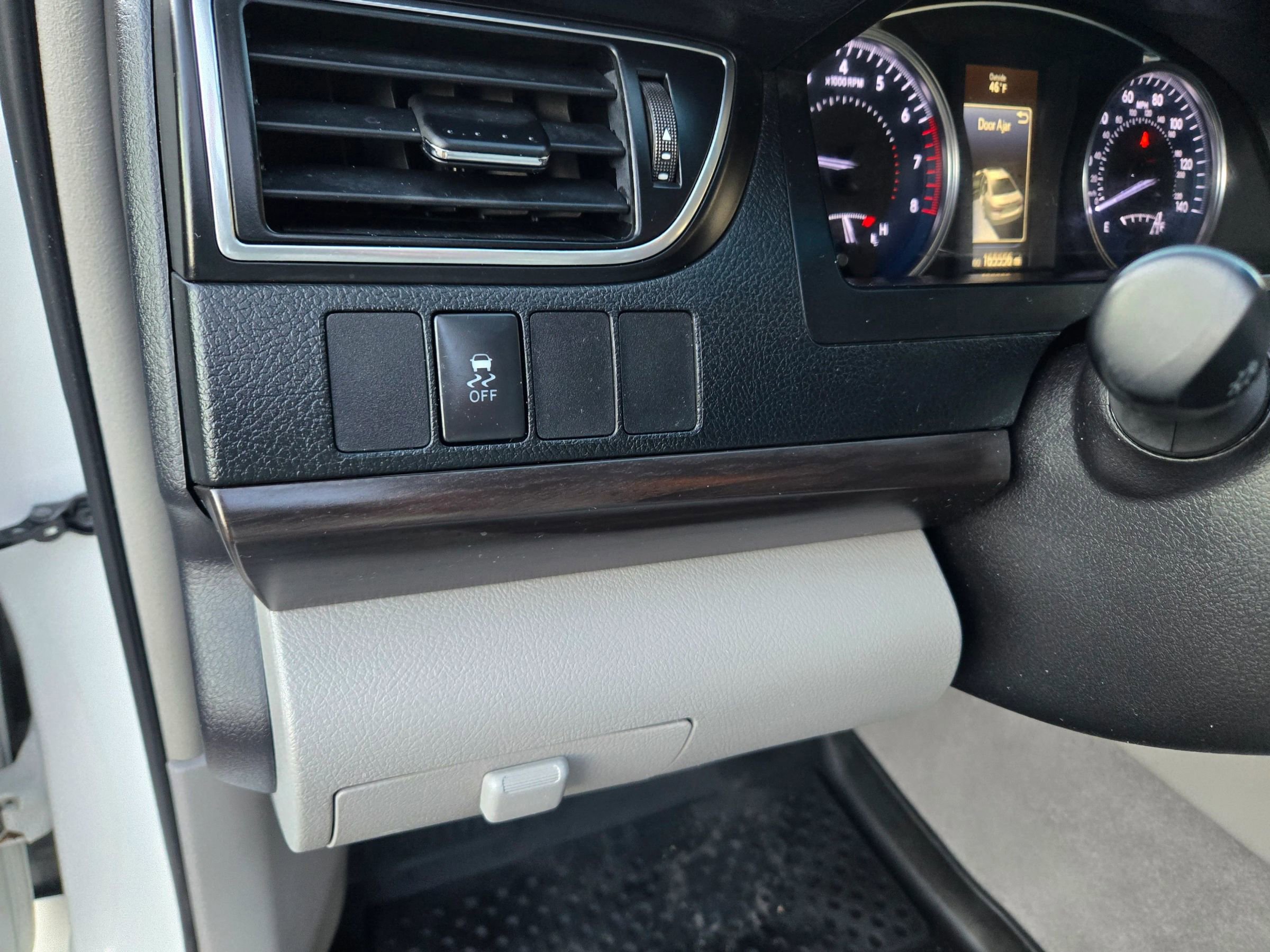 Used 2017 Toyota Camry XLE image 37