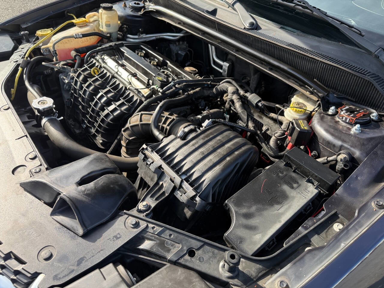 Used 2012 Dodge Avenger SXT FWD image 29