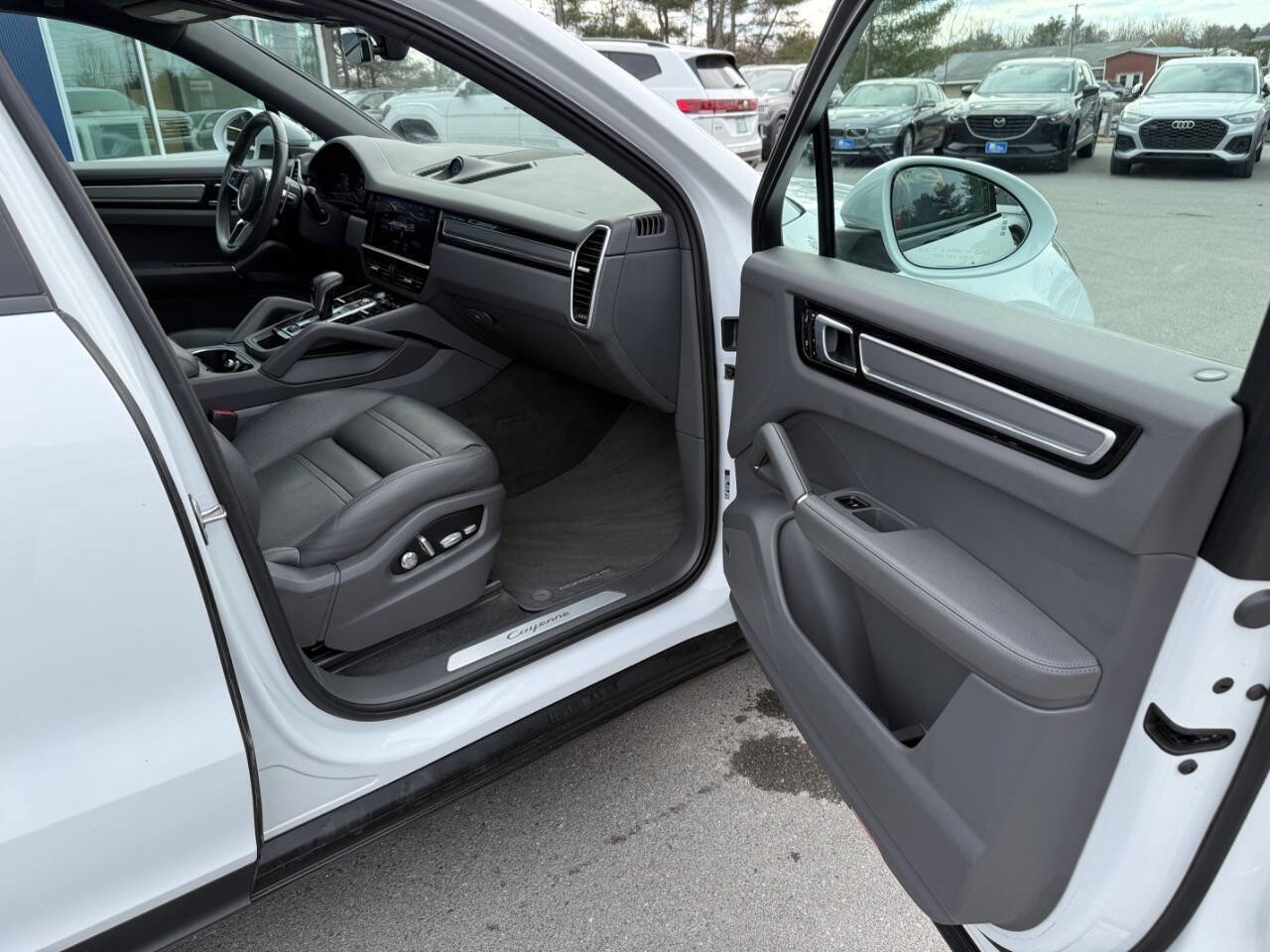 Used 2020 Porsche Cayenne AWD/4WD image 10