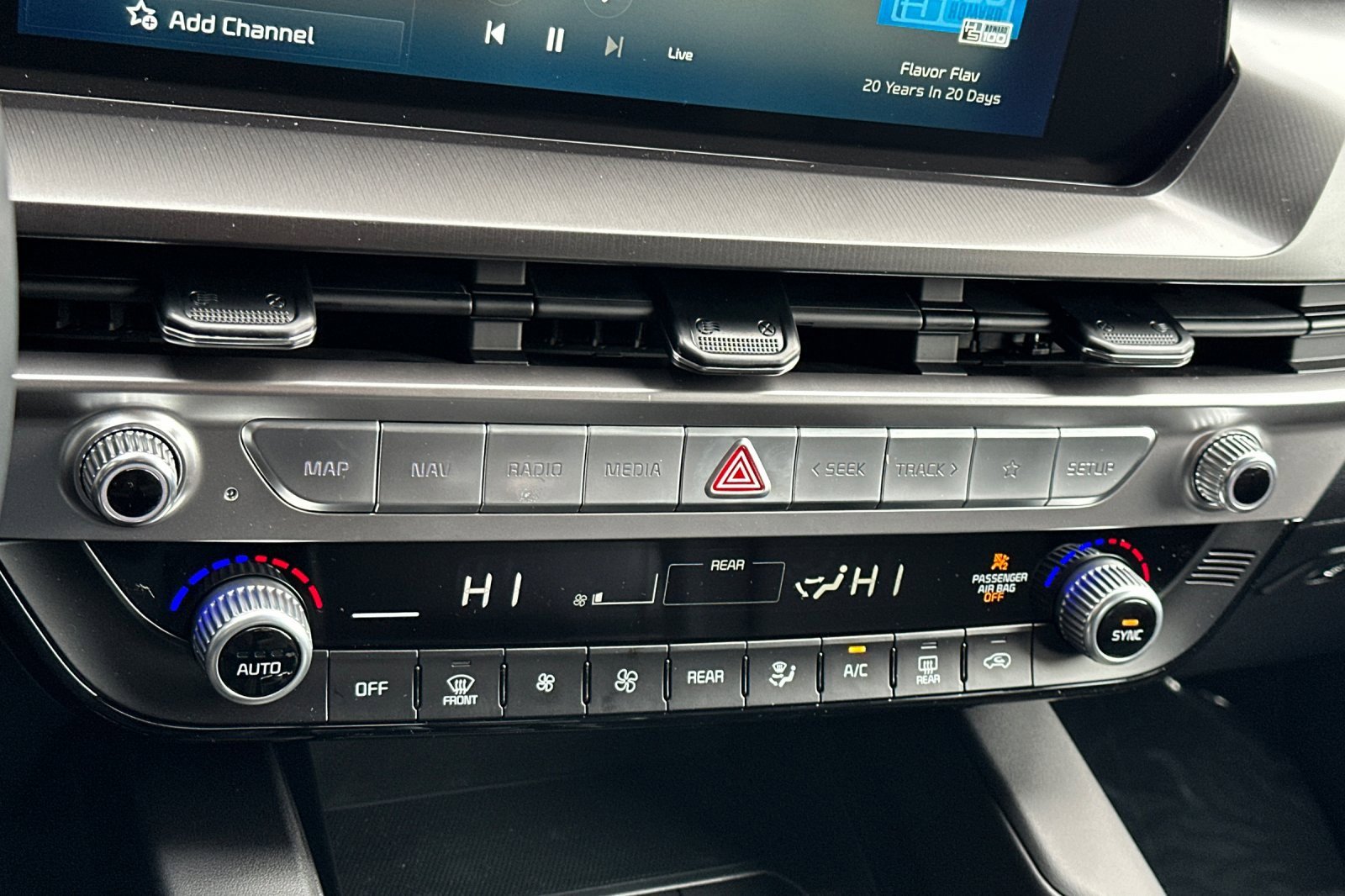 New 2025 Kia Telluride LX image 18