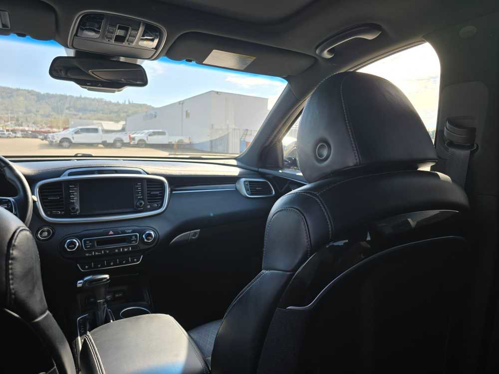 Used 2019 Kia Sorento SX image 14