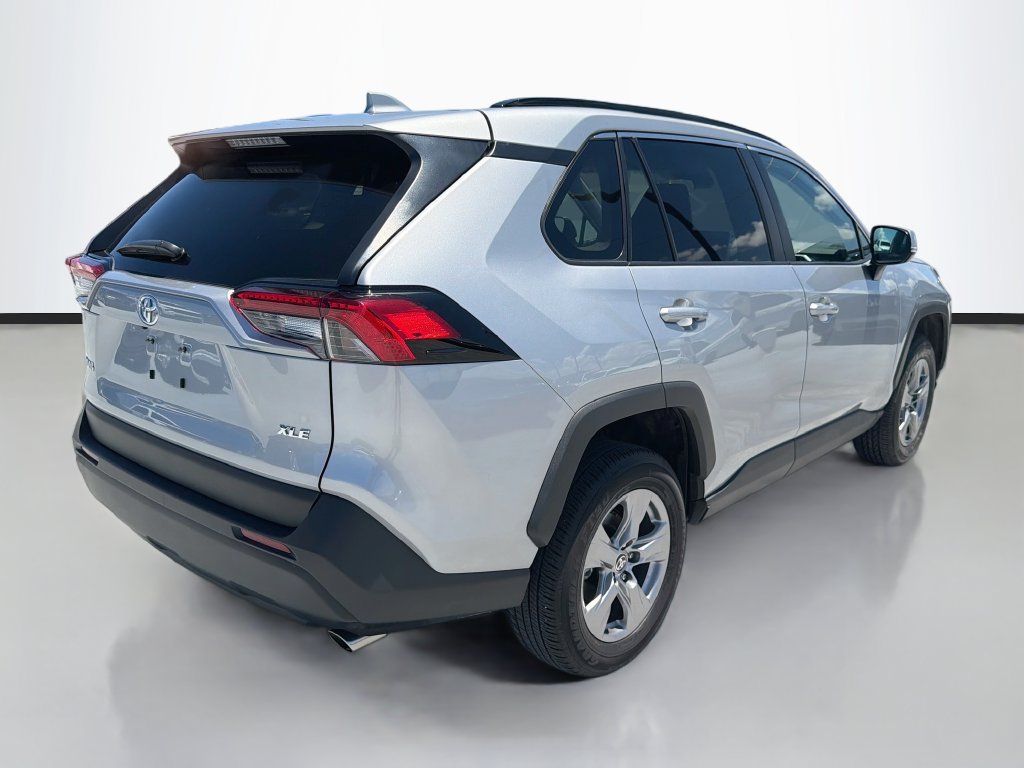 Used 2025 Toyota RAV4 XLE FWD image 7