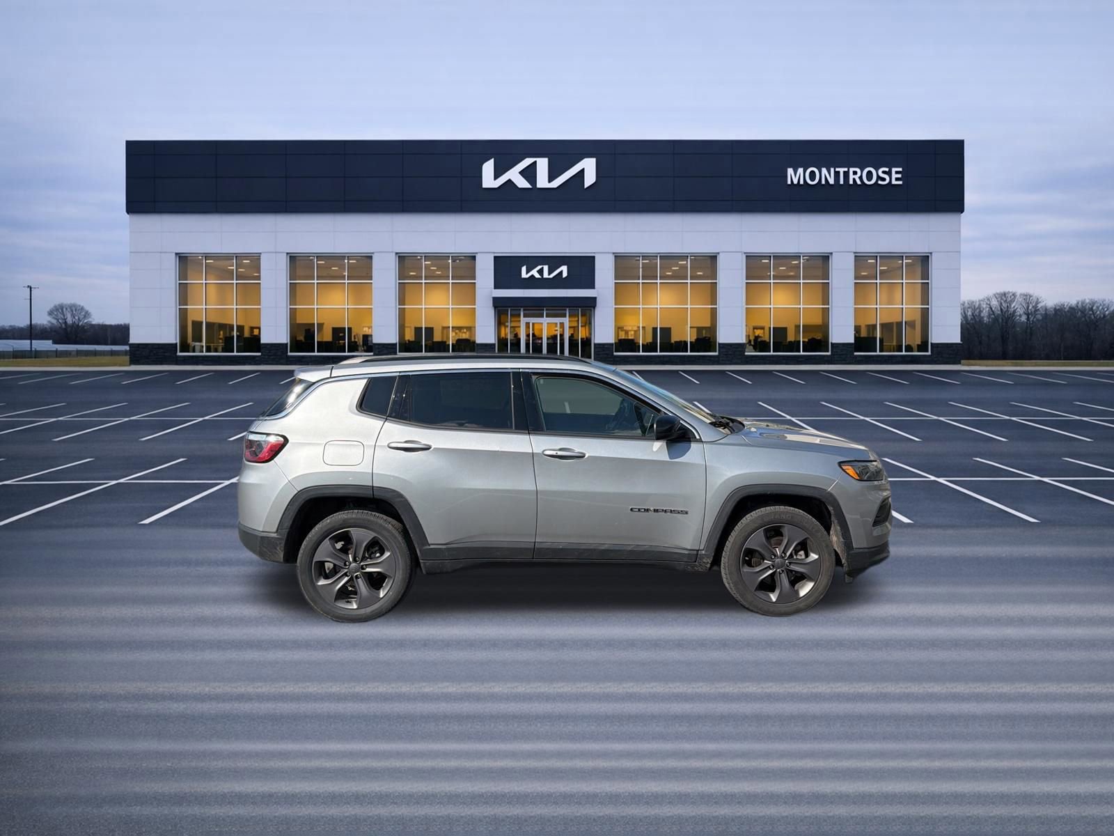 Used 2022 Jeep Compass Latitude image 4