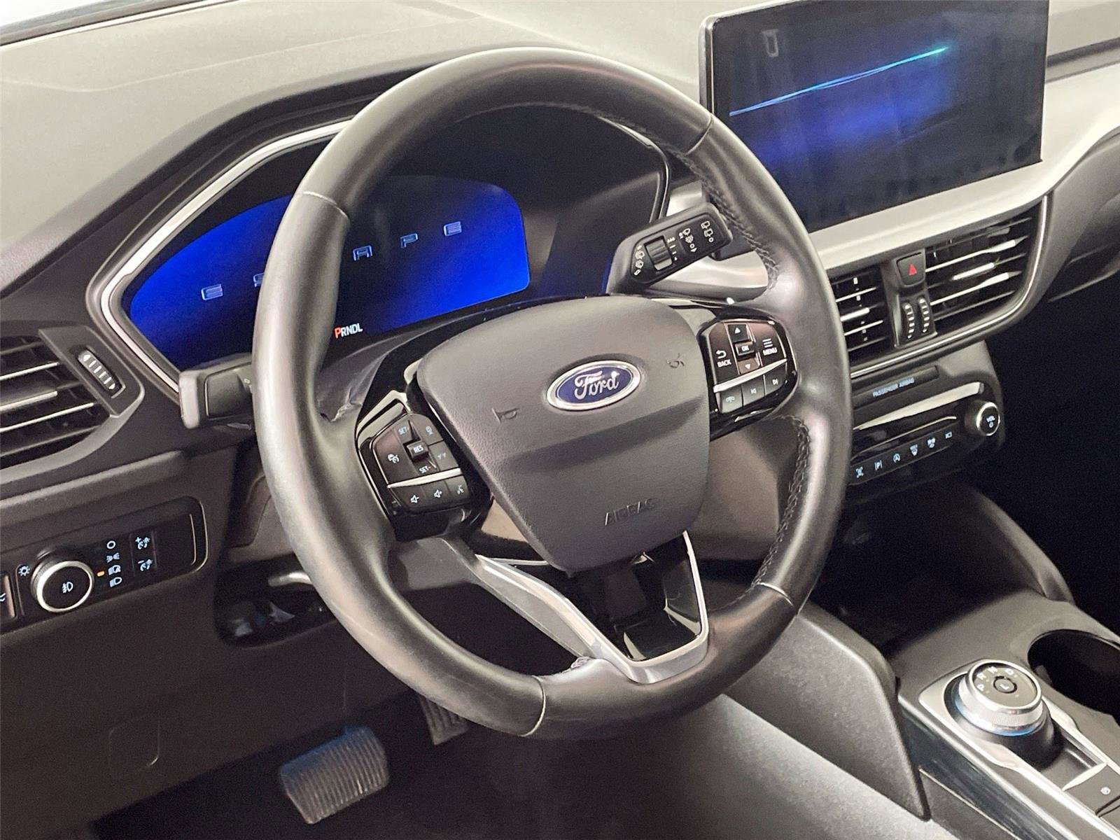 Used 2024 Ford Escape Platinum image 18