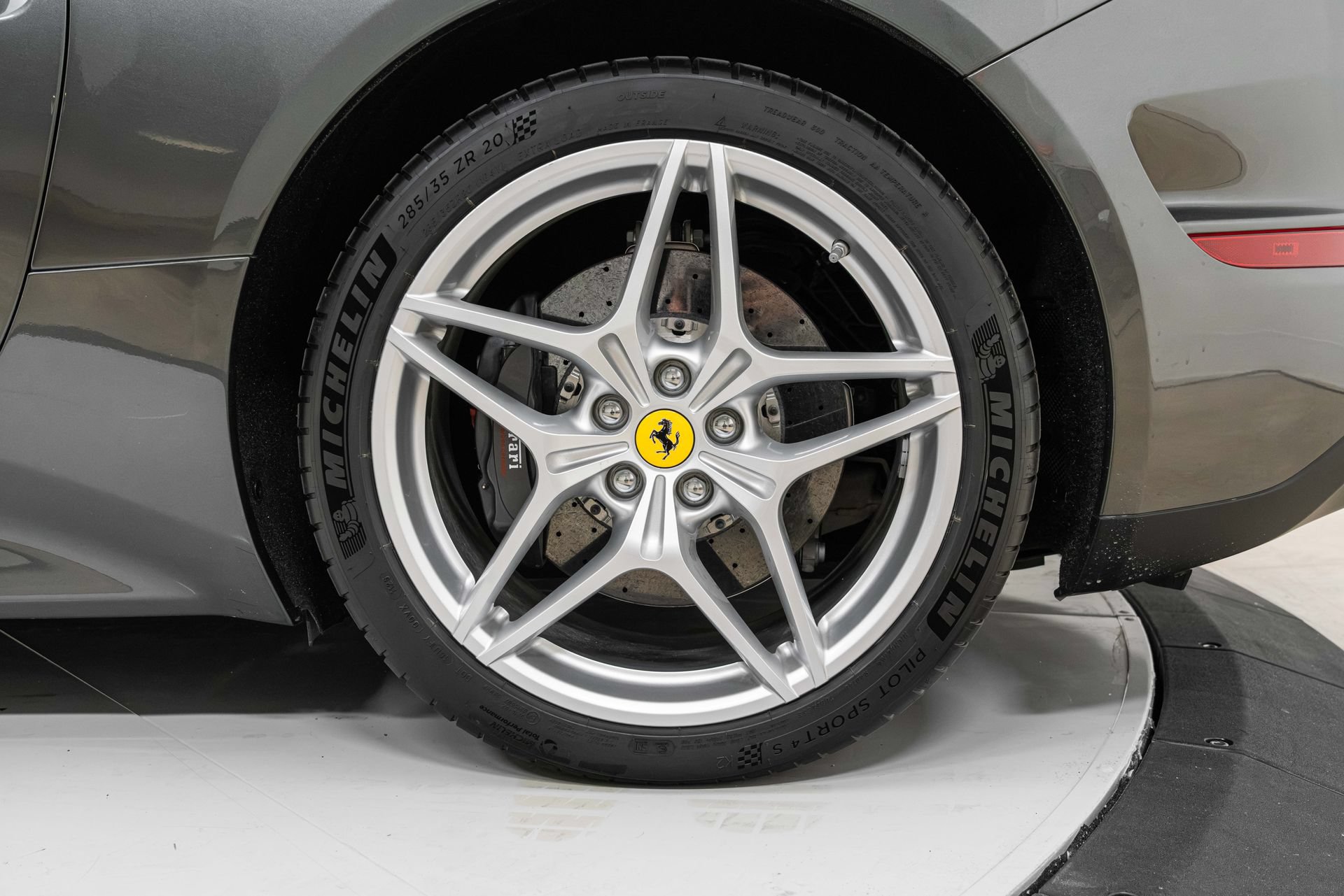 Certified 2016 Ferrari California T RWD image 17