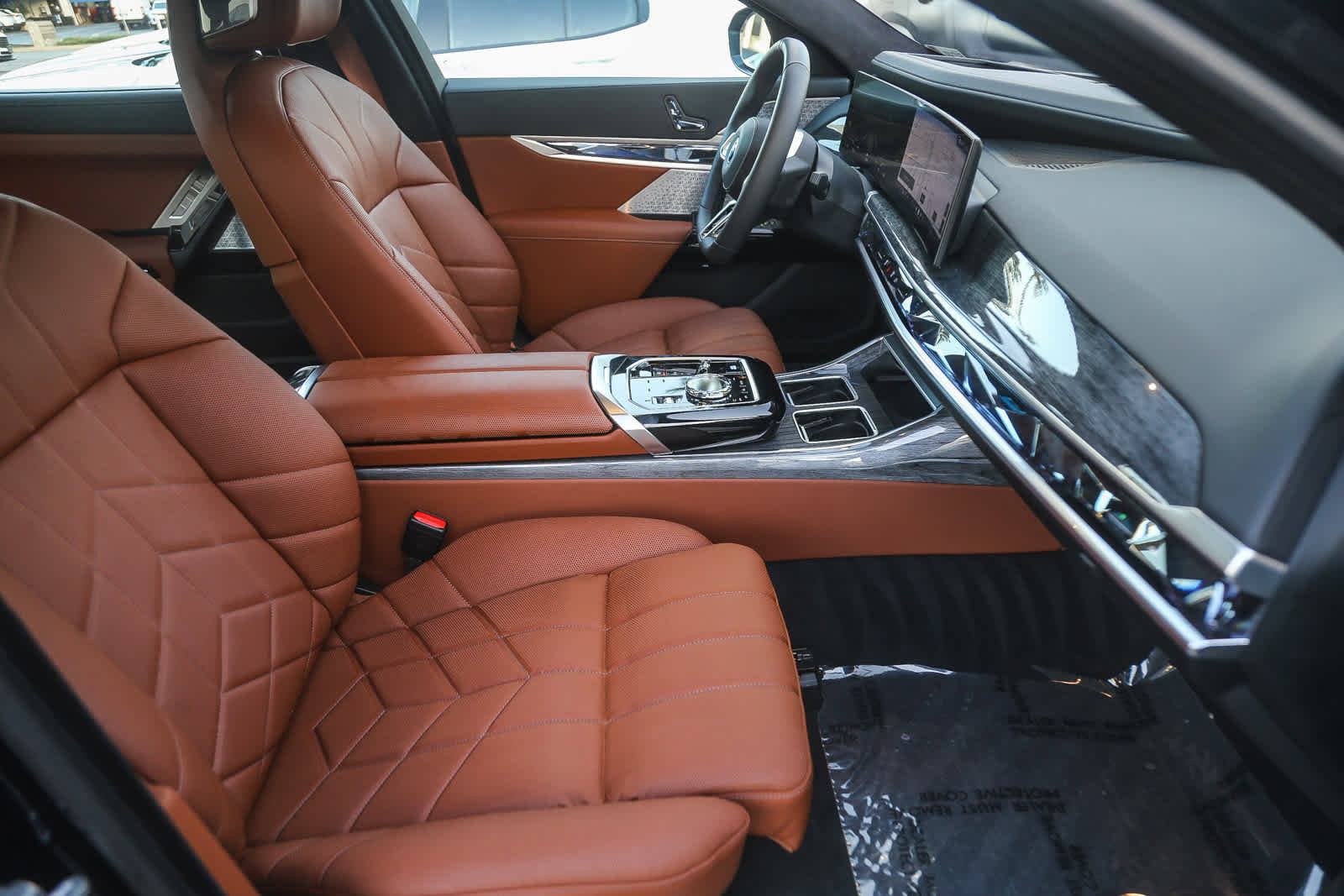 Used 2025 BMW i7 xDrive60 image 13