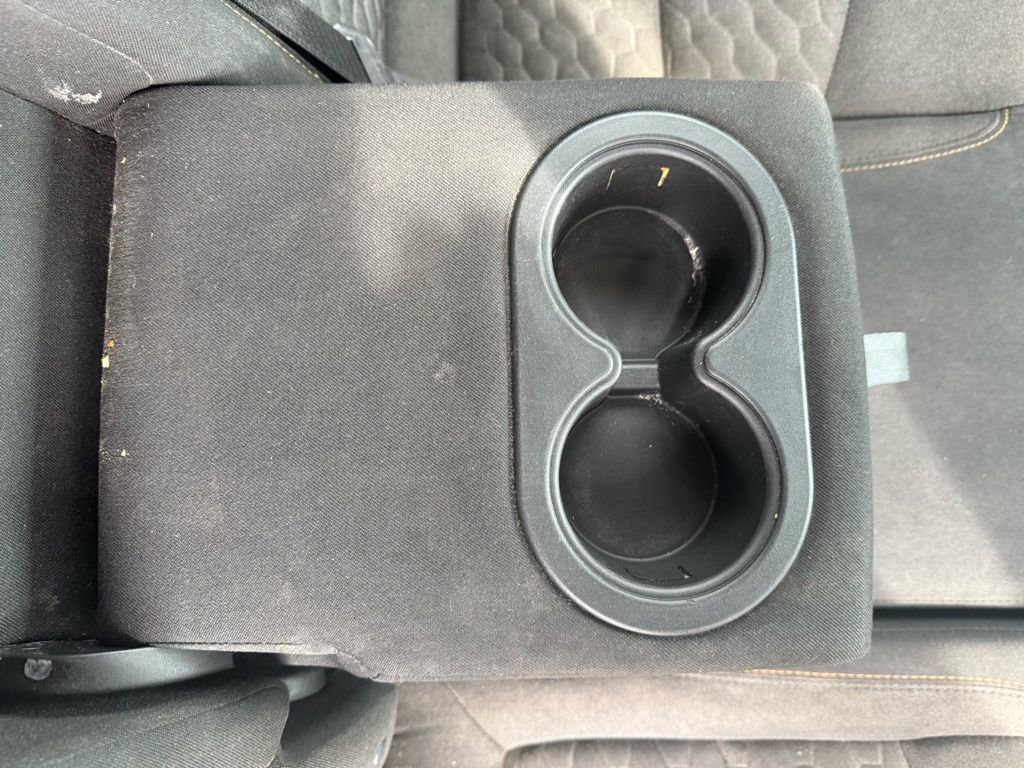 Used 2019 Chevrolet Equinox LT w/ Driver Convenience Package image 17