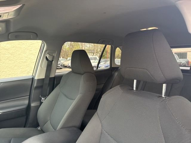Used 2022 Toyota RAV4 LE AWD/4WD image 10
