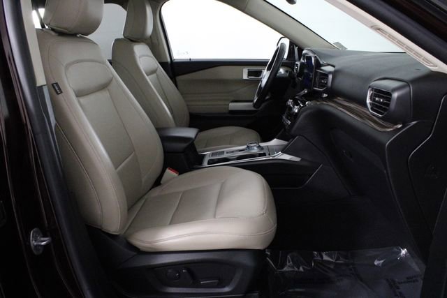 Used 2022 Ford Explorer Limited w/ Equipment Group 301A image 18