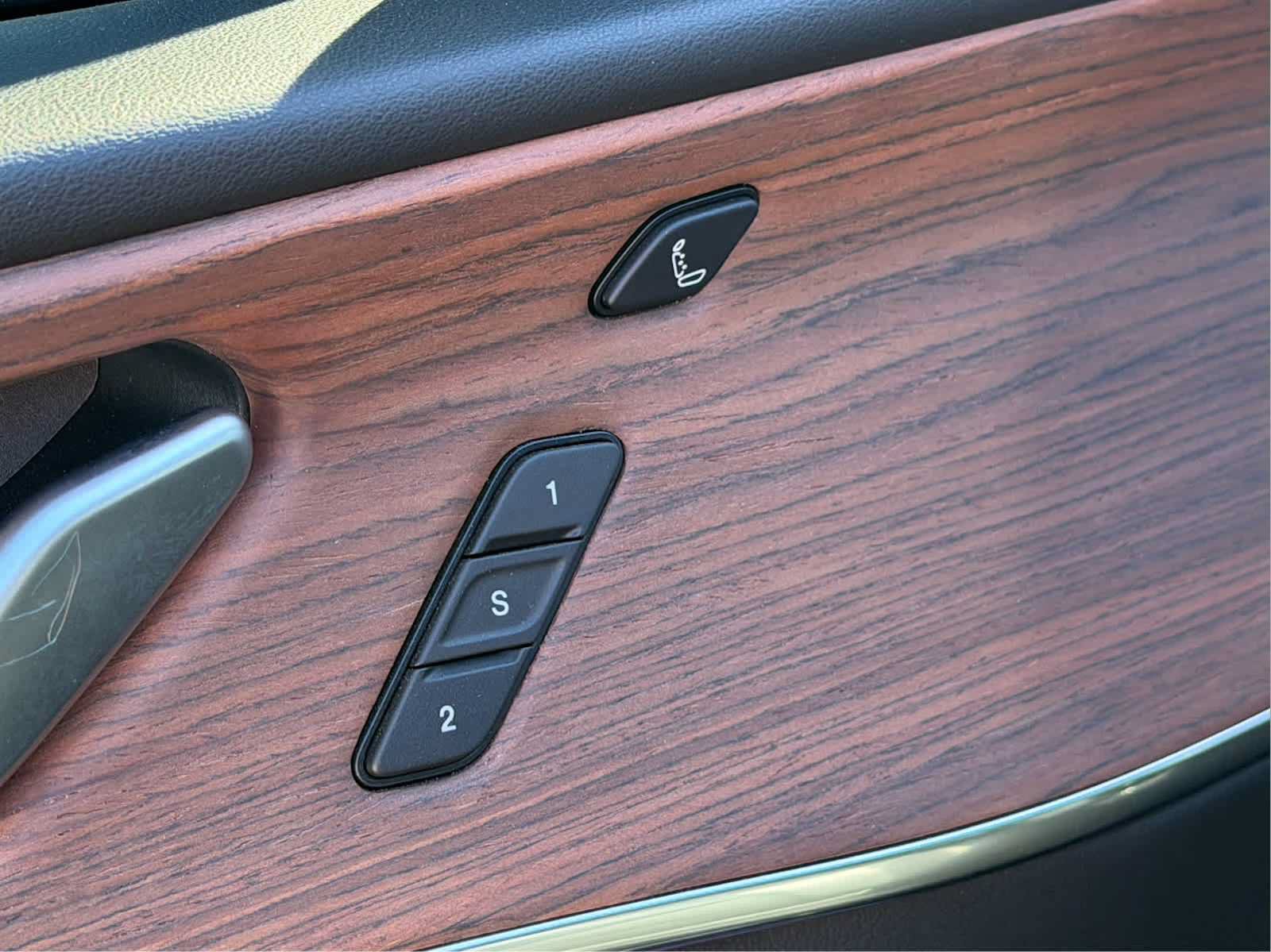 Used 2022 Jeep Grand Cherokee Summit AWD/4WD image 9