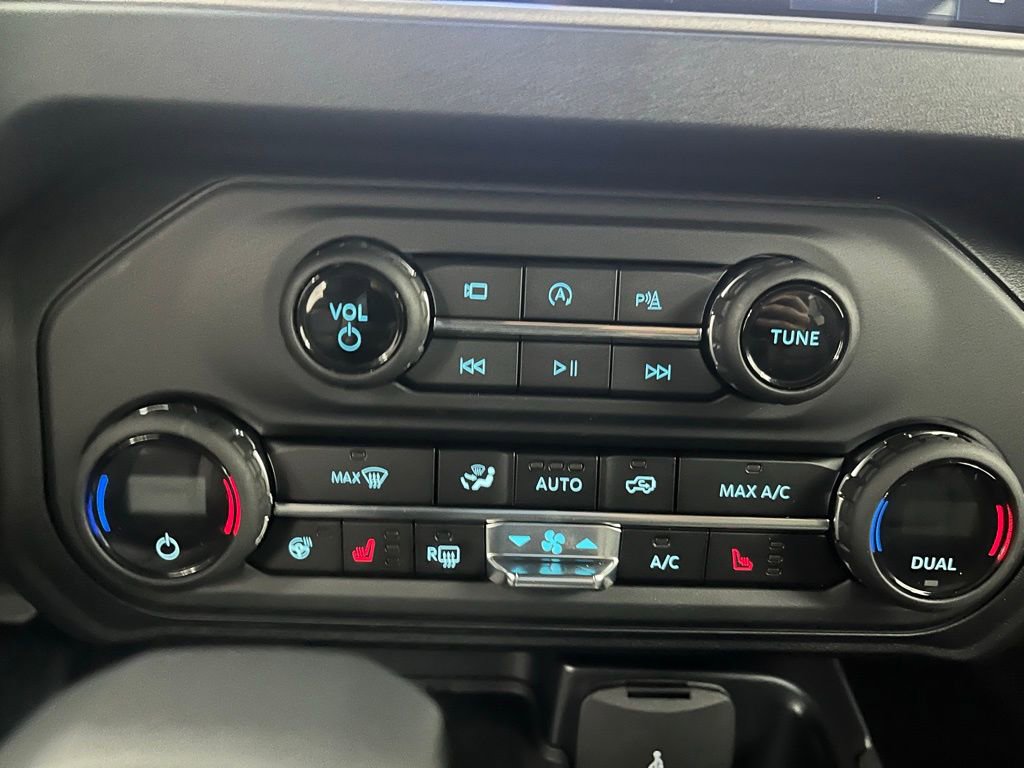 New 2025 Ford Bronco Outer Banks image 6