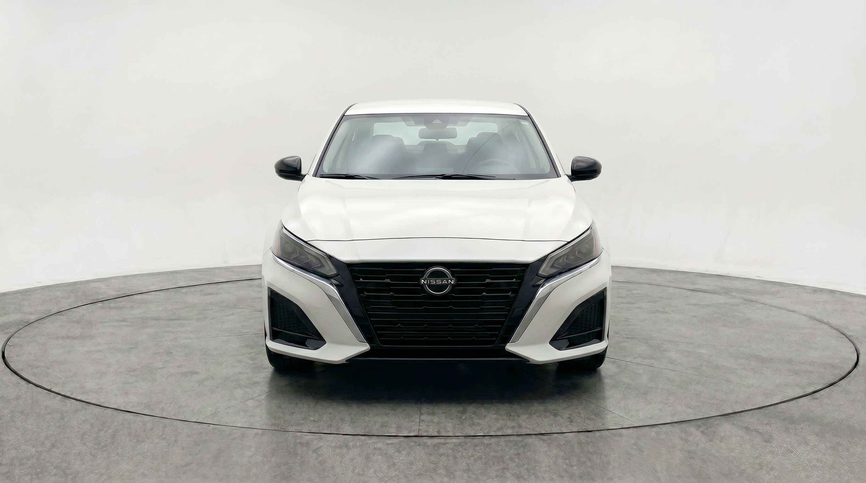 Used 2025 Nissan Altima 2.5 SV image 2