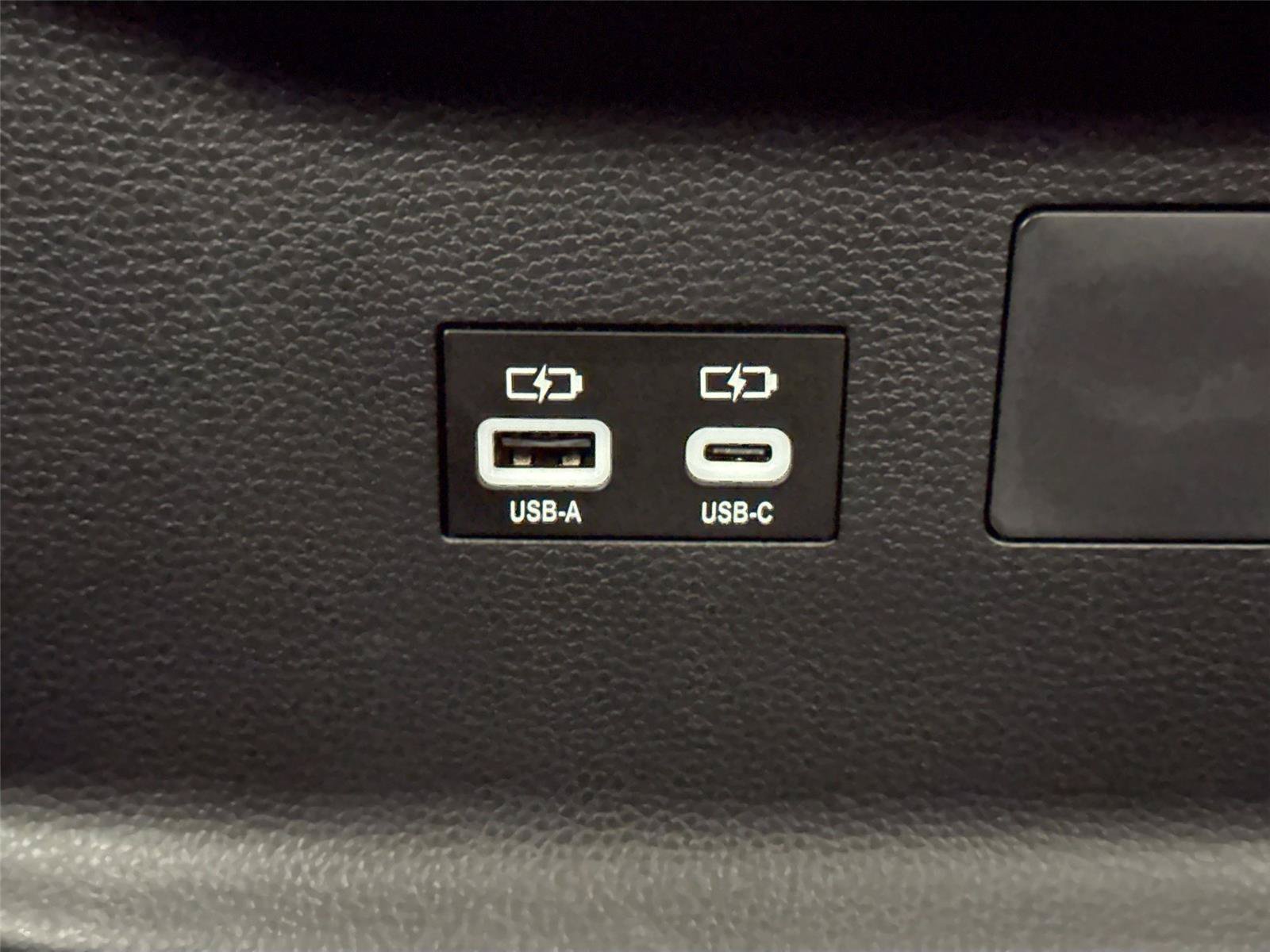 Used 2023 Toyota Tundra SR5 w/ SR5 Convenience Package AWD/4WD image 36