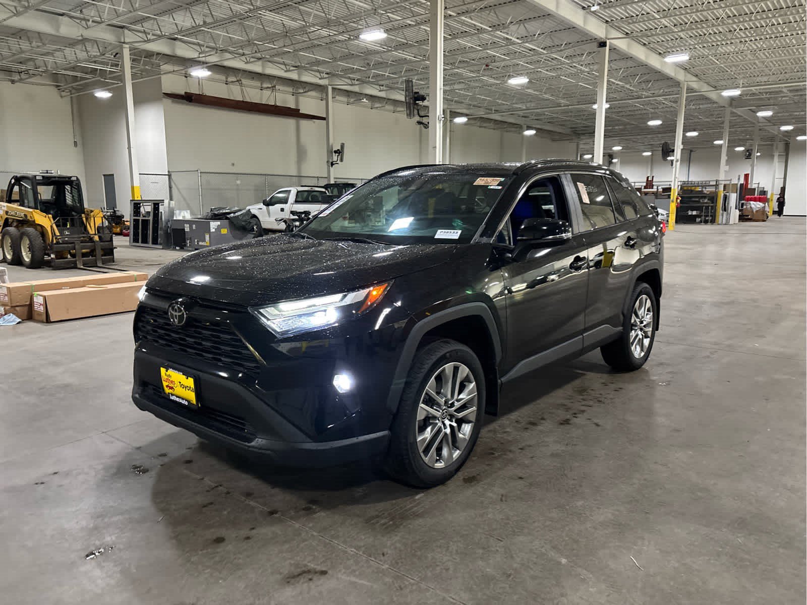 Used 2023 Toyota RAV4 XLE Premium AWD/4WD image 2