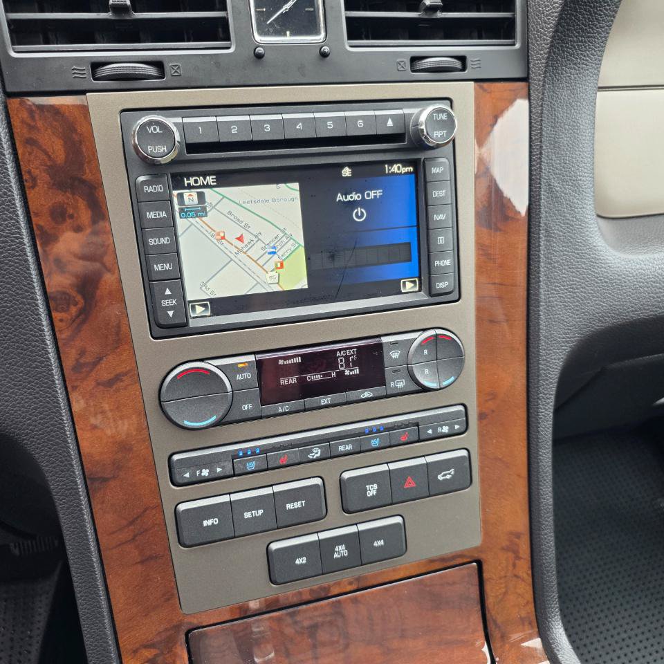 Used 2014 Lincoln Navigator 4WD image 18