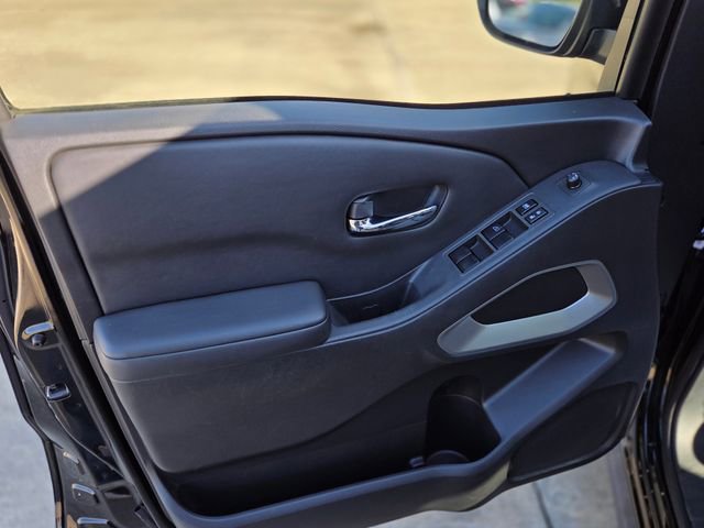 Used 2022 Nissan Frontier SV image 23