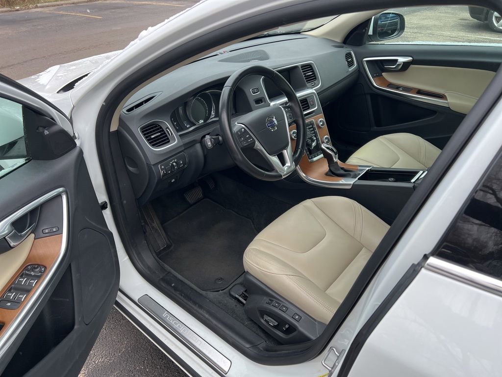 Used 2016 Volvo S60 T5 Inscription Platinum image 7